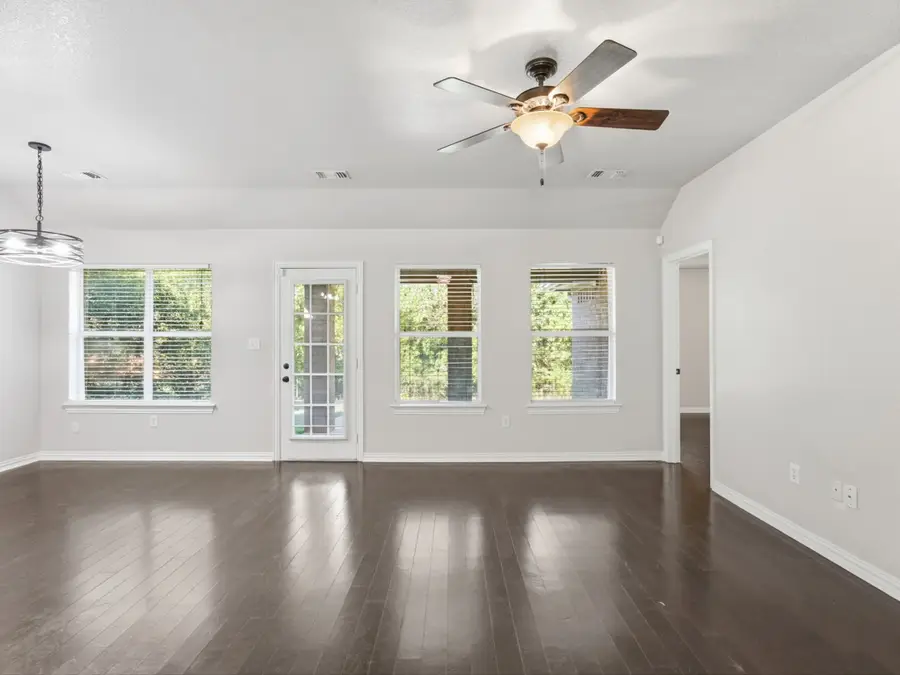 1807 13th Street, Bridgeport, TX 76426 - #3