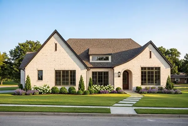1016 N Oak Street, Roanoke, TX 76262