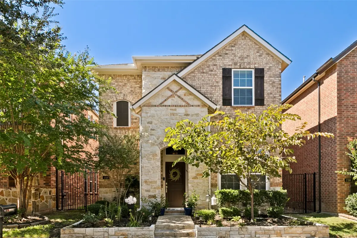 218 Buckingham Avenue, Euless, TX 76040 - #1