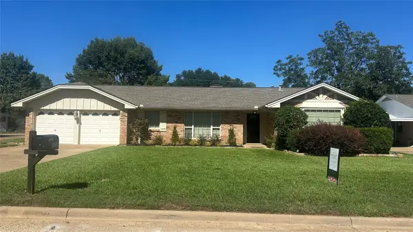 2526 Nottingham Place, Grand Prairie, TX 75050