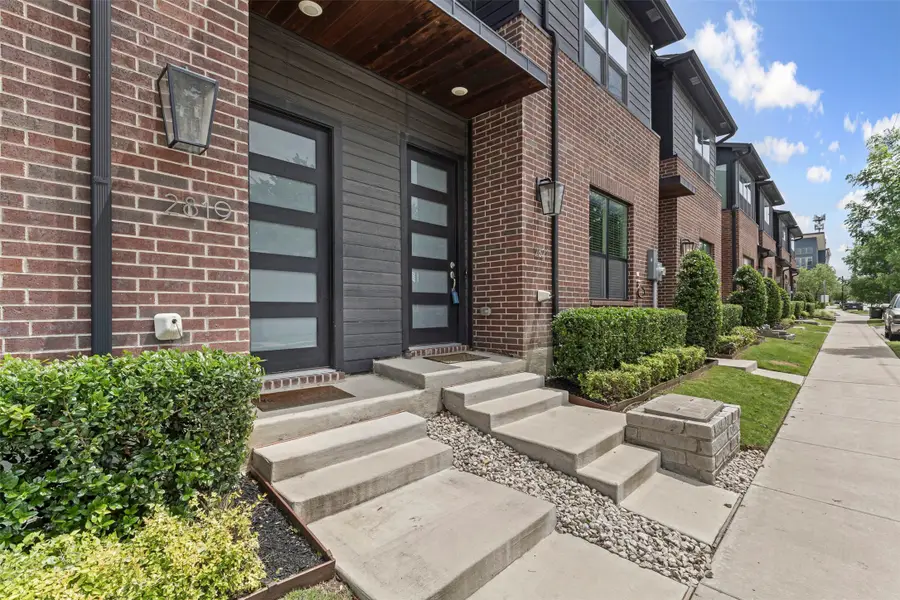 2821 Stanley Avenue, Fort Worth, TX 76110 - #2