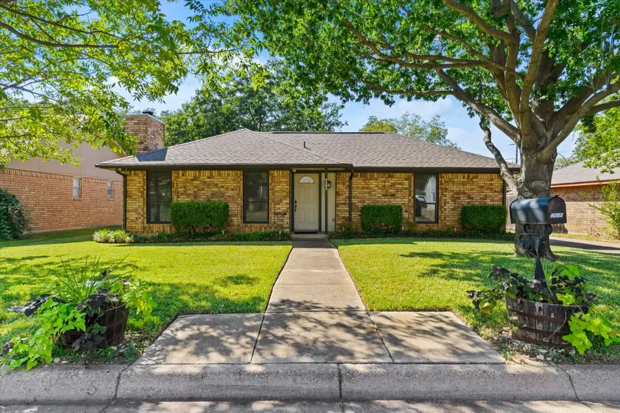 4202 Windhurst Drive, Arlington, TX 76015 - #2