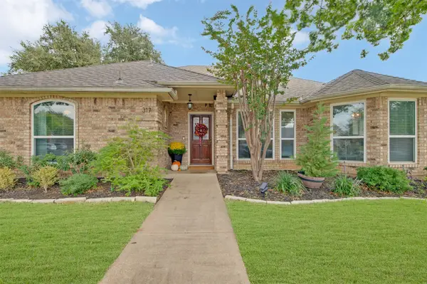 317 Kessler Drive, Euless, TX 76039