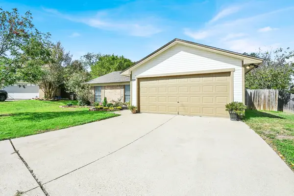 1110 W Cozby Court W, Benbrook, TX 76126