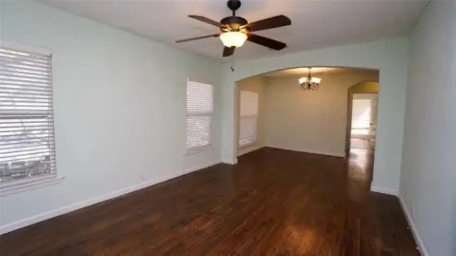 228 E Boyd Avenue, Bonham, TX 75418 - #2