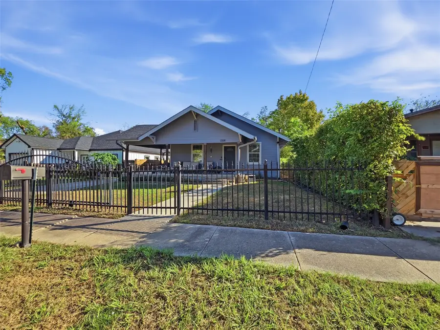 1328 Elmwood Avenue, Fort Worth, TX 76104 - #2