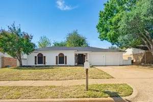 769 Charlyne Drive, Burleson, TX 76028