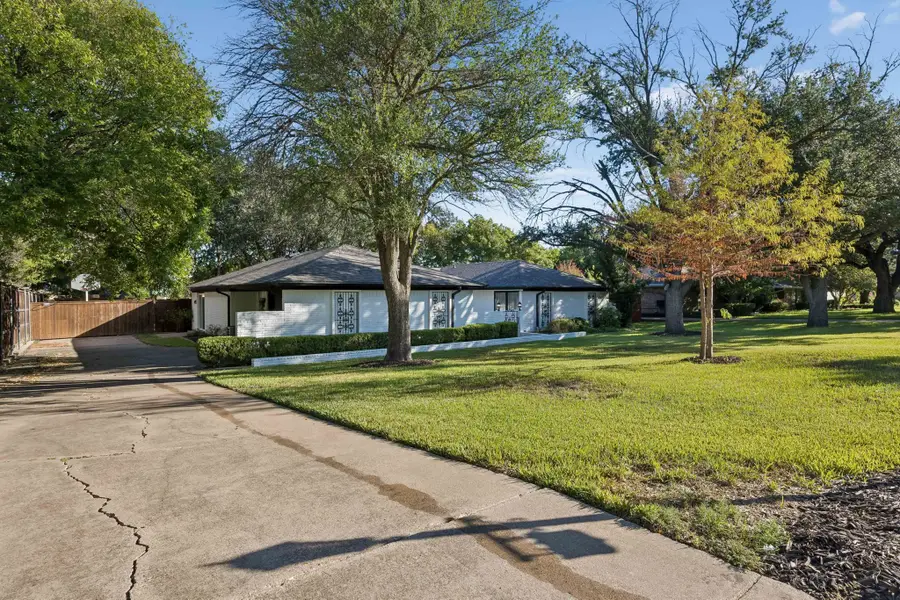18 Legend Road, Benbrook, TX 76132 - #2