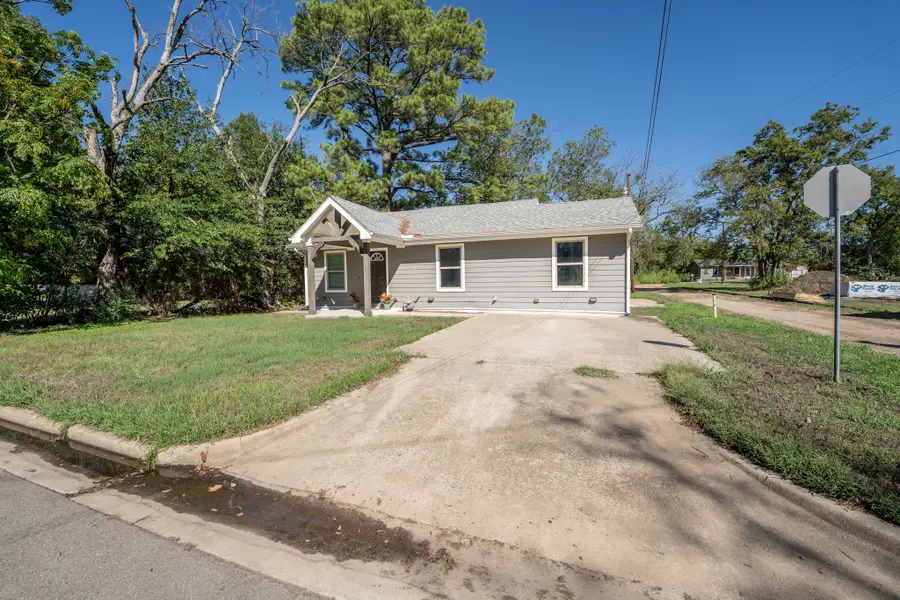 510 Woodlawn Street, Sulphur Springs, TX 75482 - #2