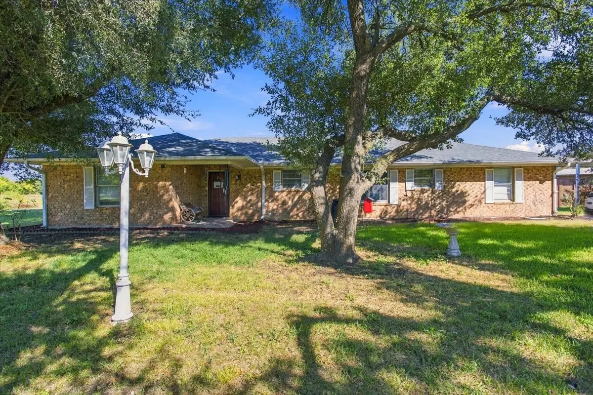 421 S Oak Street, Ector, TX 75439 - #1