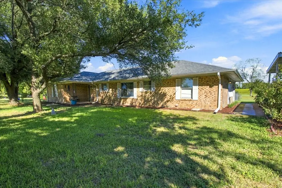 421 S Oak Street, Ector, TX 75439 - #2