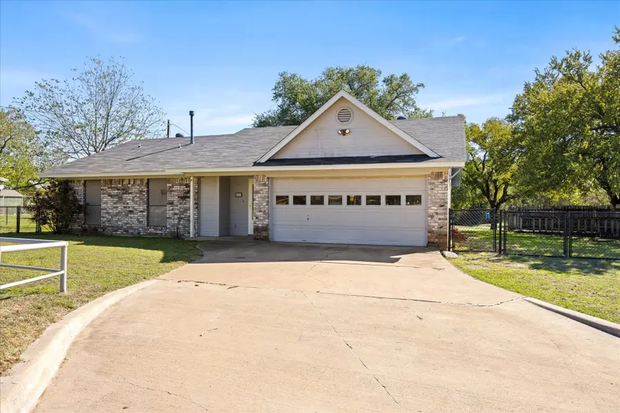 409 Walker Street, Glen Rose, TX 76043 - #2