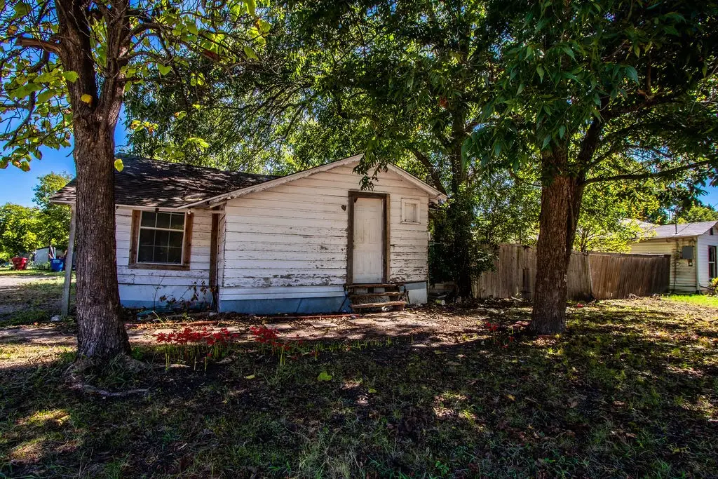 817 S Main Street, Farmersville, TX 75442 - #1