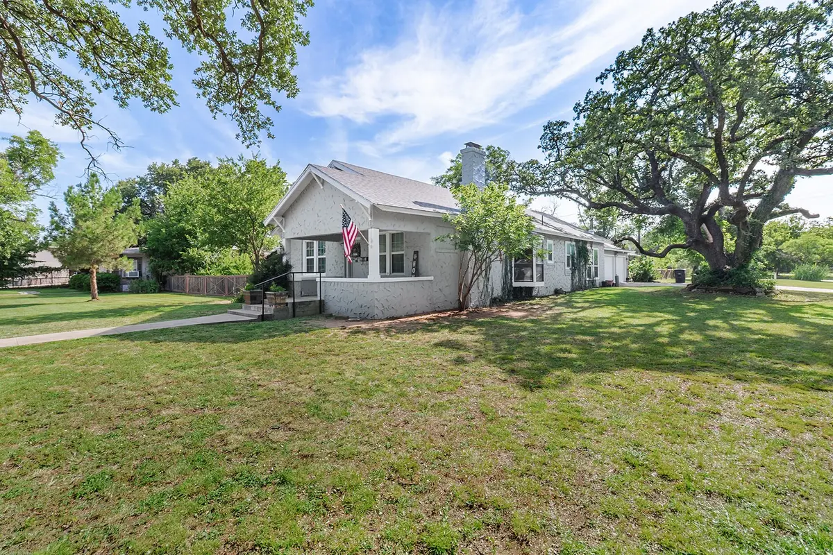 1800 S China Street, Brady, TX 76825 - #1