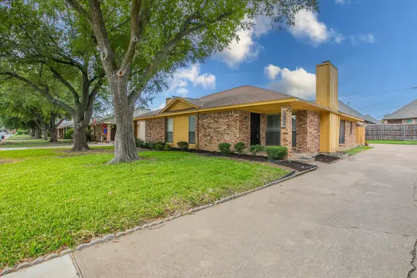 6847 Sierra Drive, North Richland Hills, TX 76180