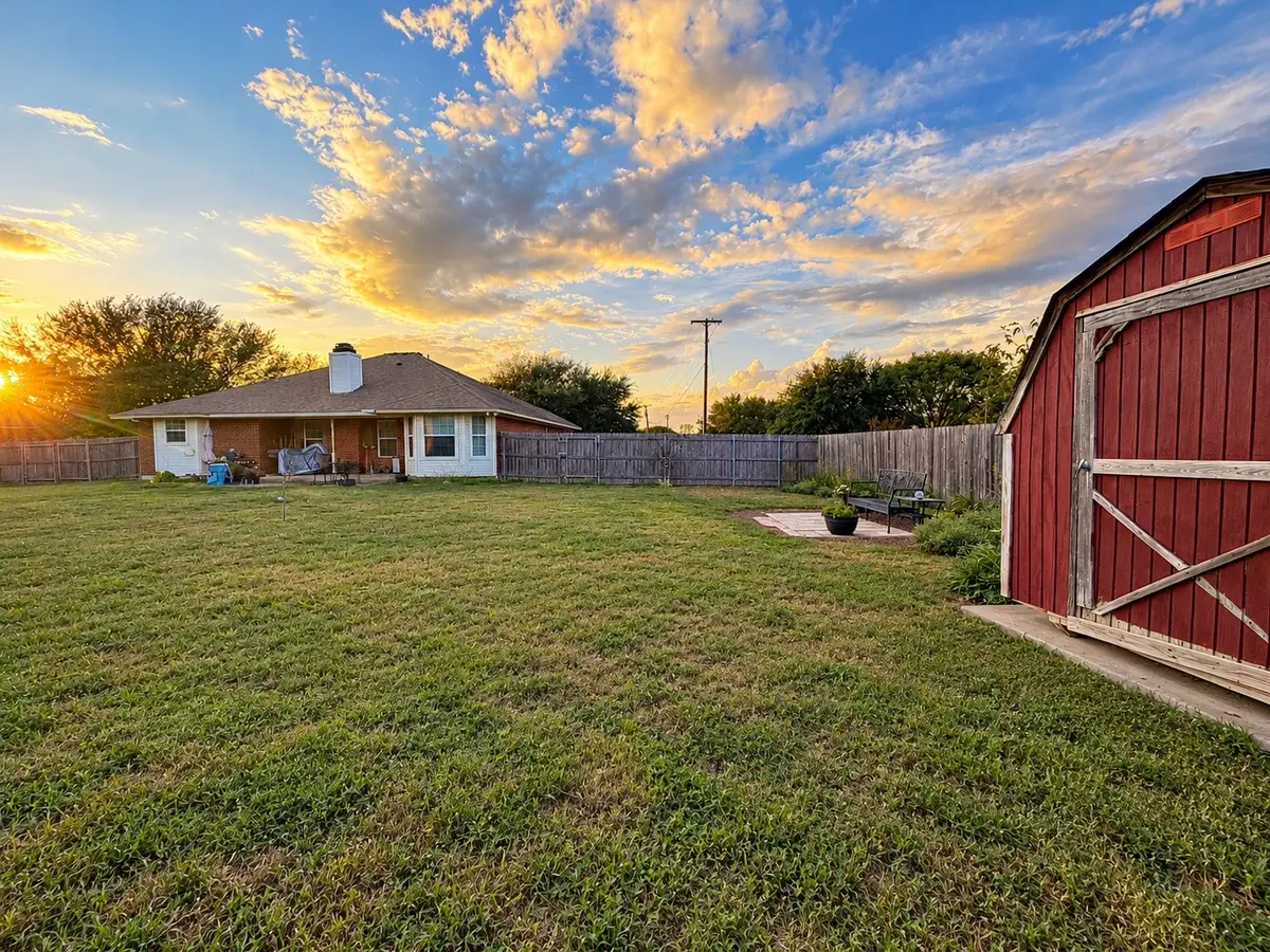 613 Sapphire Boulevard, Hewitt, TX 76643 - #1