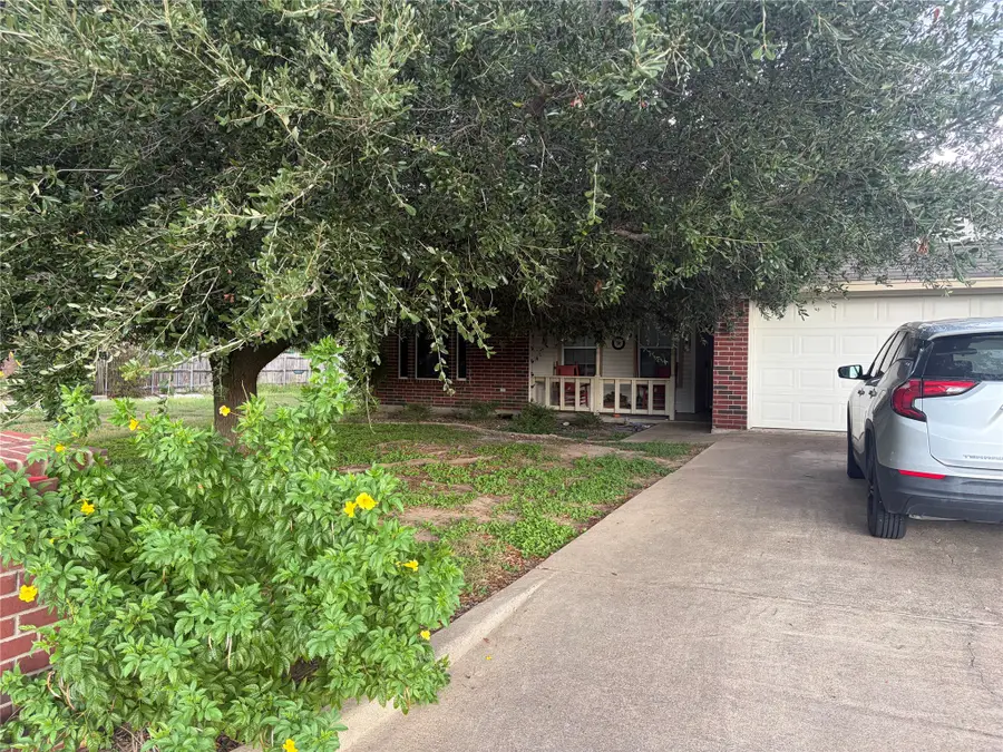 613 Sapphire Boulevard, Hewitt, TX 76643 - #3