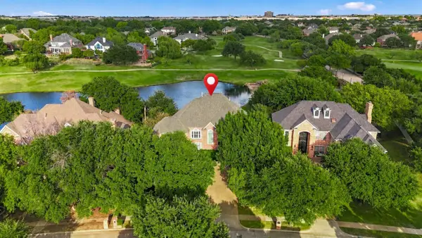 2122 Clearspring Drive N, Irving, TX 75063