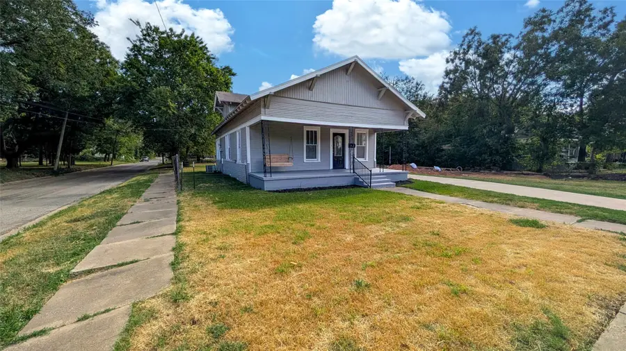 300 W Moore Street, Sherman, TX 75090 - #2