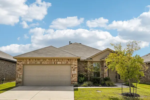 1915 Seminole Drive, Cleburne, TX 76033