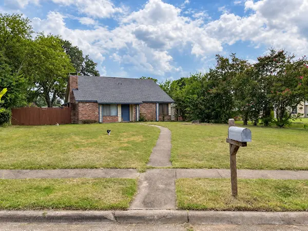 2926 Bonanza Lane, Garland, TX 75042