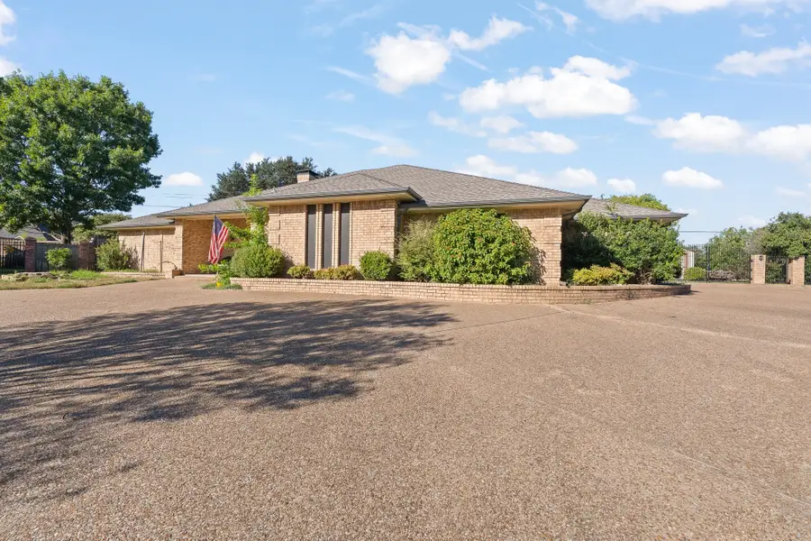 1605 Heather Court, Cleburne, TX 76033 - #2