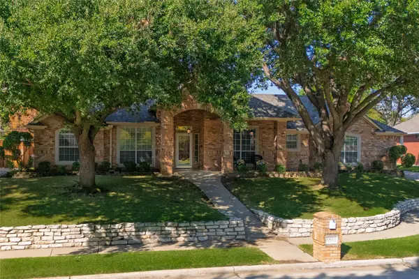 5593 Greenview Court, North Richland Hills, TX 76148