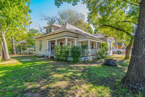 200 Williams Street, Waxahachie, TX 75165
