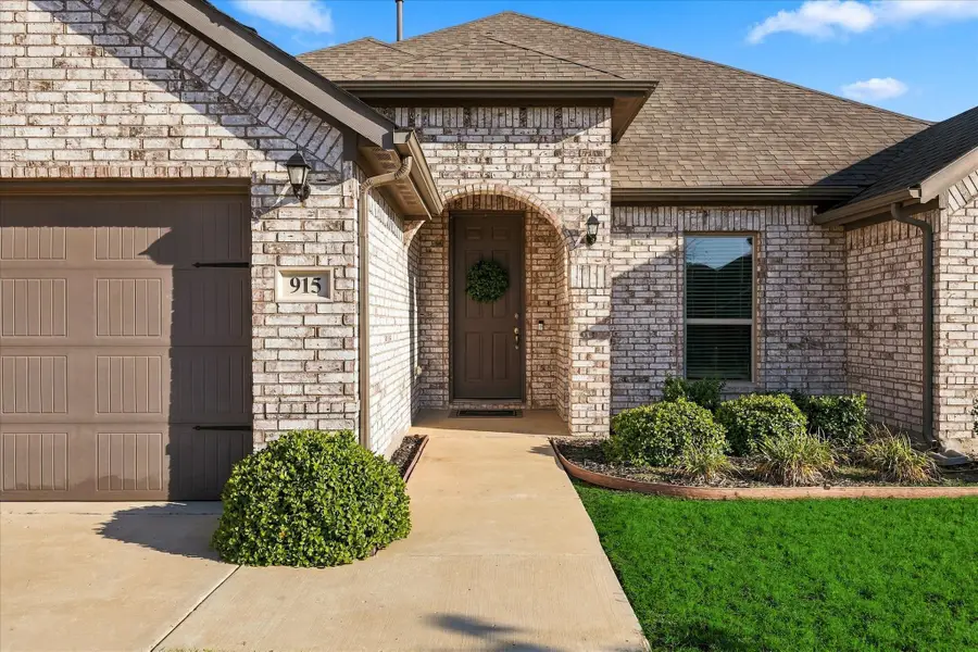915 Timber Ridge Drive, Justin, TX 76247 - #2
