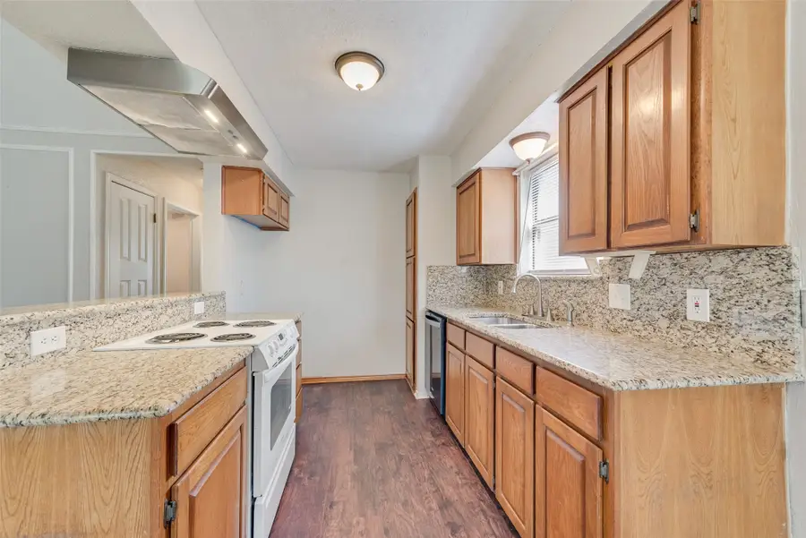 806 Wind Brooke Drive, Arlington, TX 76001 - #3