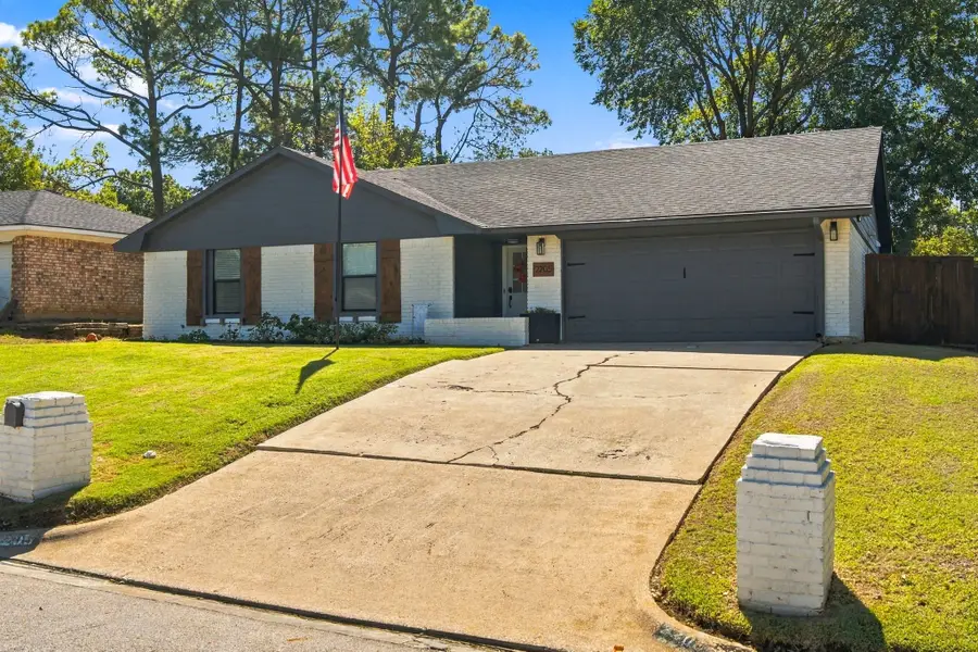 2205 Sierra Drive, Grapevine, TX 76051 - #2