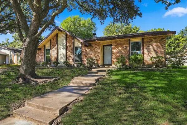 738 Timberdale Street, Grand Prairie, TX 75052
