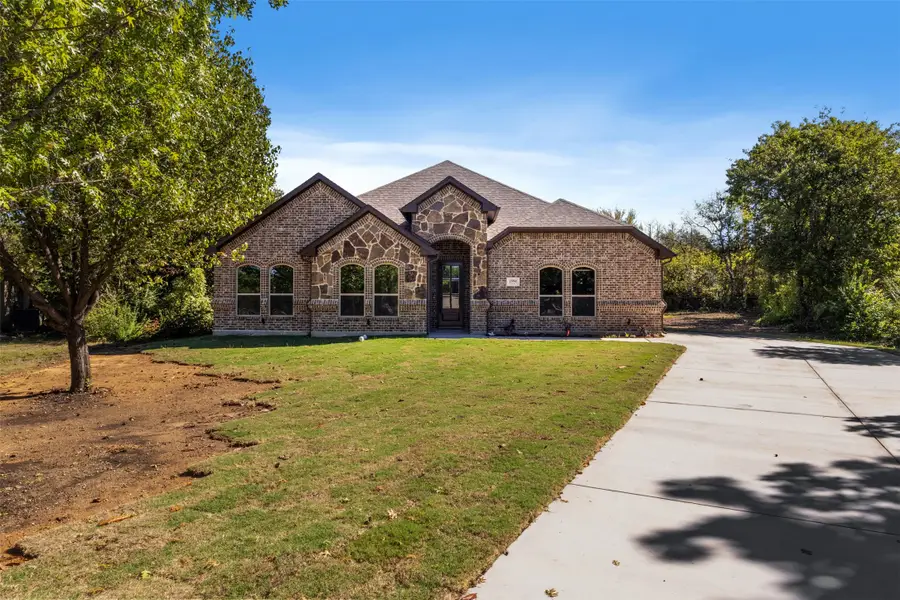 1594 E Springcrest Circle, Lancaster, TX 75134 - #3