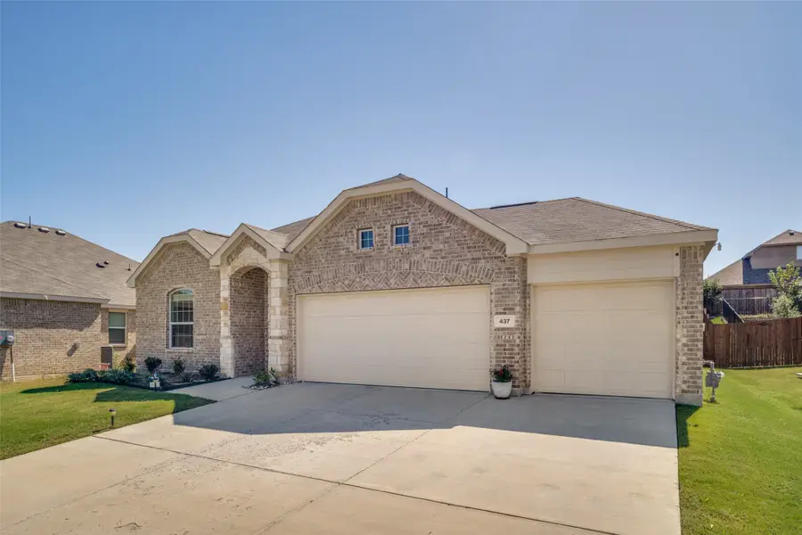 437 Ridge Drive, Justin, TX 76247 - #2