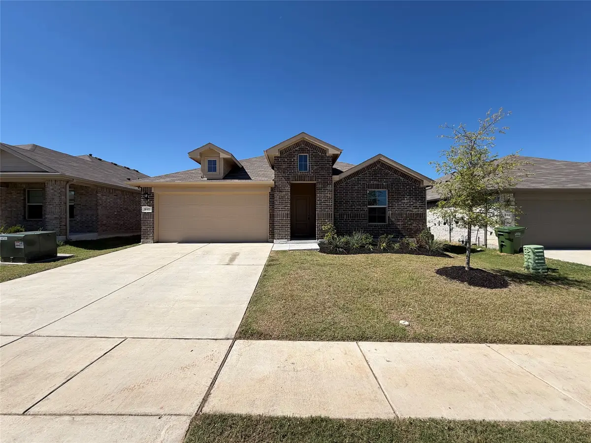 517 Bronze Circle W, Springtown, TX 76082 - #1