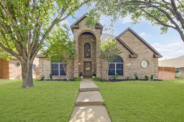2039 Camelot Drive, Lewisville, TX 75067