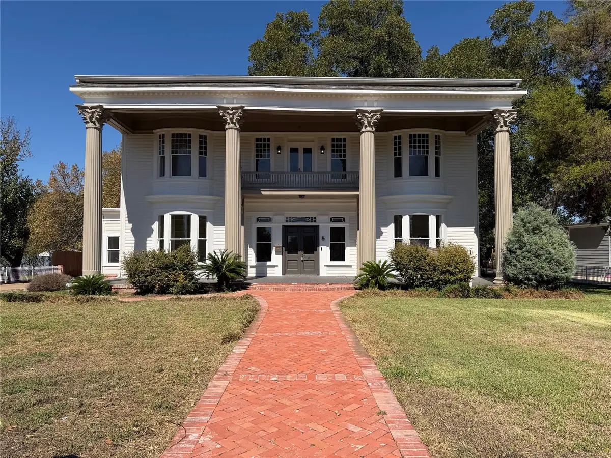 1012 W 3rd Avenue, Corsicana, TX 75110 - #1