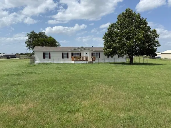 4040 Dillard Court, Joshua, TX 76058