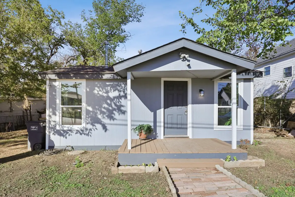 1724 Lloyd Avenue, Fort Worth, TX 76105 - #1