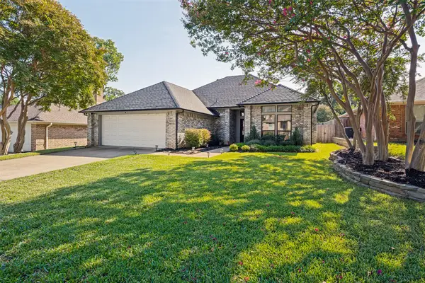 2709 Edinboro Drive, Arlington, TX 76012