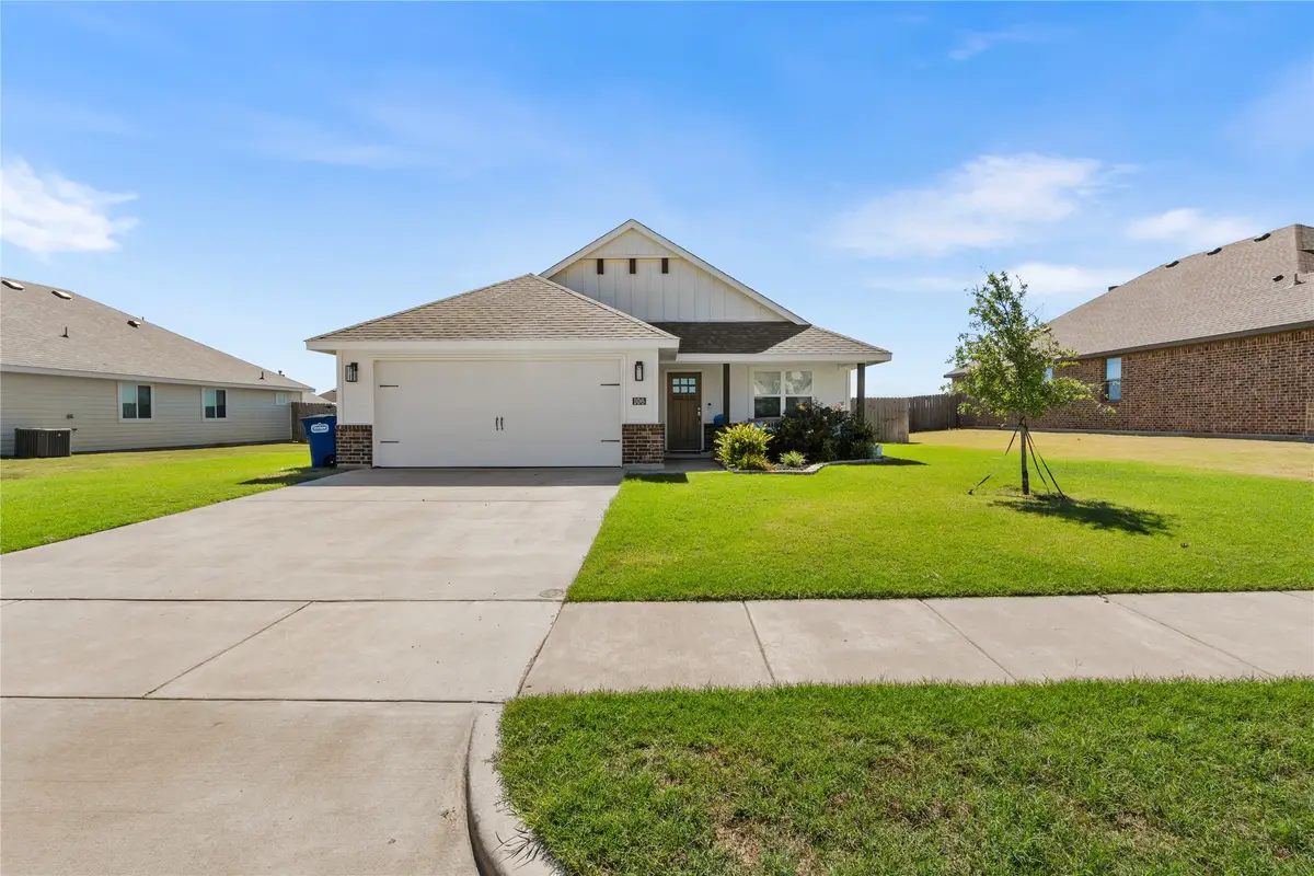 106 Palamino Dr, Lindsay, TX 76250 - #1