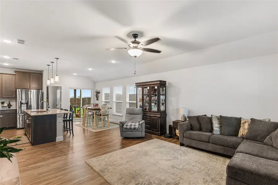 106 Palamino Dr, Lindsay, TX 76250 - #2