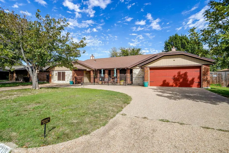 1219 Hyde Park Boulevard, Cleburne, TX 76033 - #2