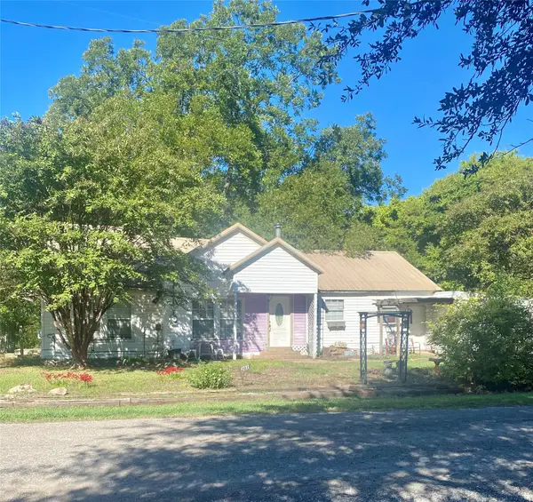 201 N Main, Randolph, TX 75475