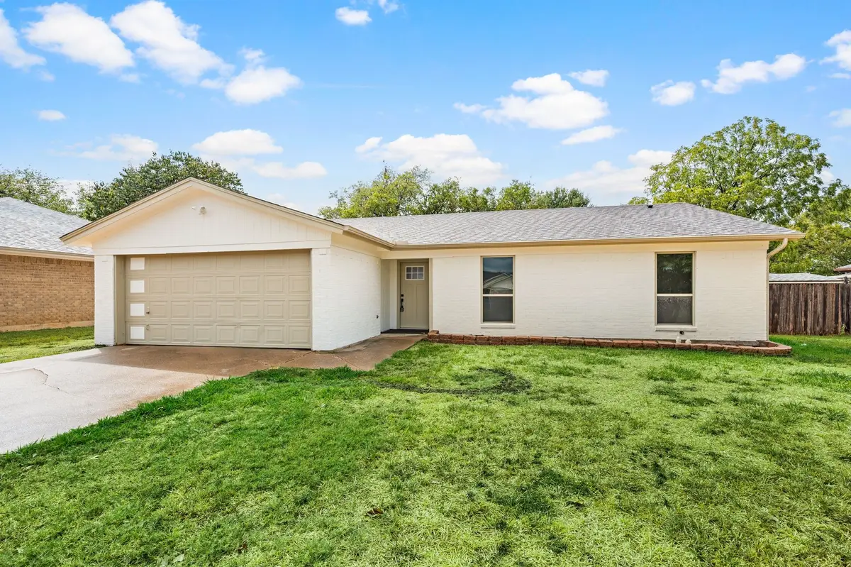 505 Emerson Drive, Euless, TX 76039 - #1
