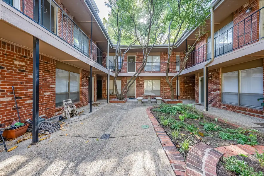 4525 Gilbert Avenue #201, Dallas, TX 75219 - #2