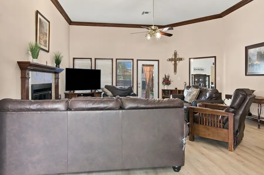 1607 N Park Drive, Bowie, TX 76230 - #3