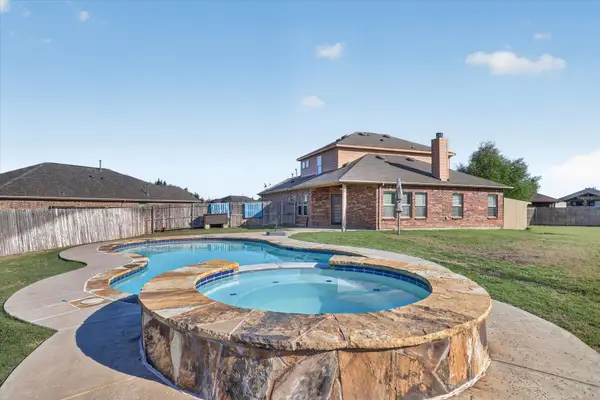 401 Eureka Court, Burleson, TX 76028