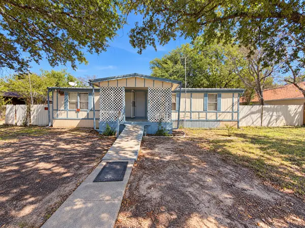 309 Boyd Street, Cleburne, TX 76031