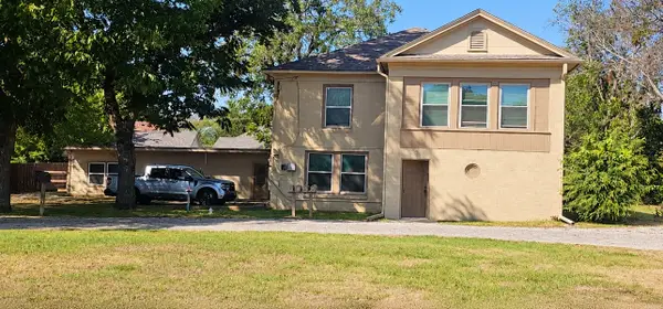 2615 N Elm Street, Denton, TX 76201